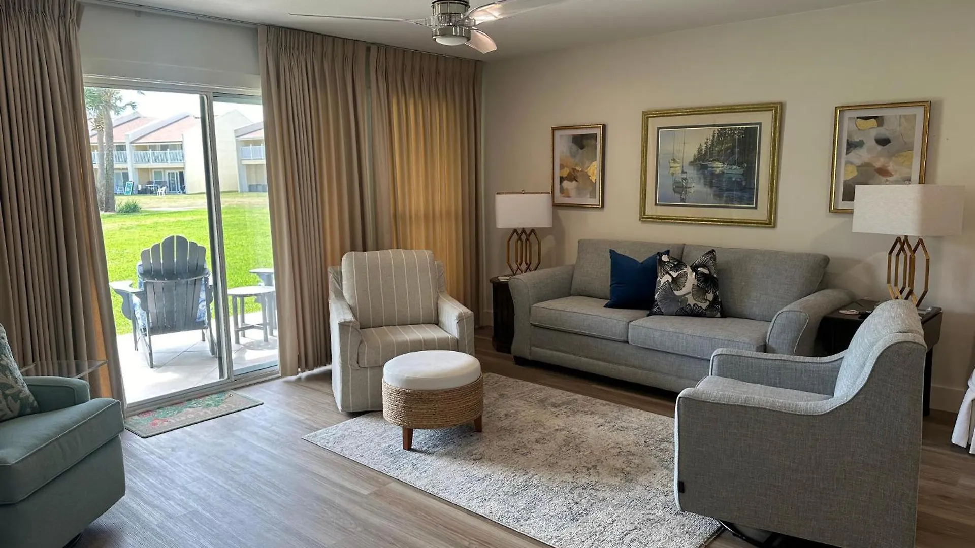 1A Two Bedroom Townhome 데스틴